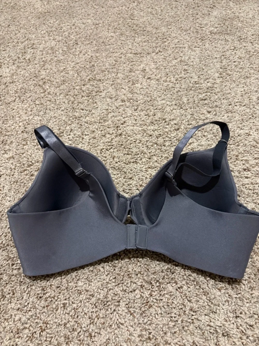 Vanity Fair Smooth Molded Bra in Charcoal